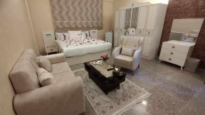 Italian House Hotel Baghdād Esterno foto