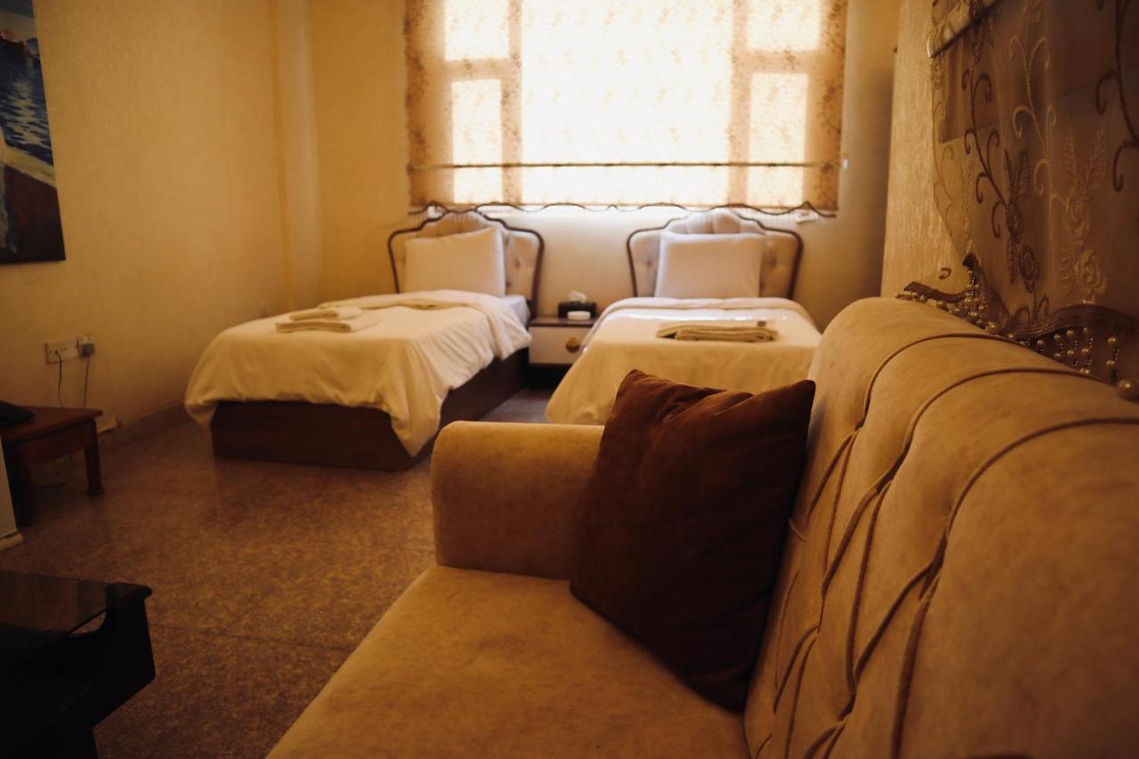 Italian House Hotel Baghdād Esterno foto